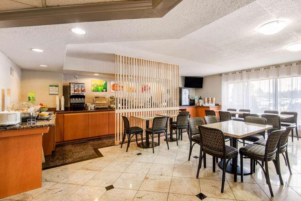Quality Inn & Suites 5585 Ambler Drive Mississauga Ontario Restaurante foto