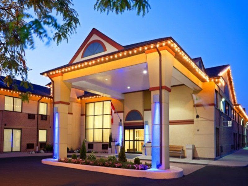 Quality Inn & Suites 5585 Ambler Drive Mississauga Ontario Exterior foto