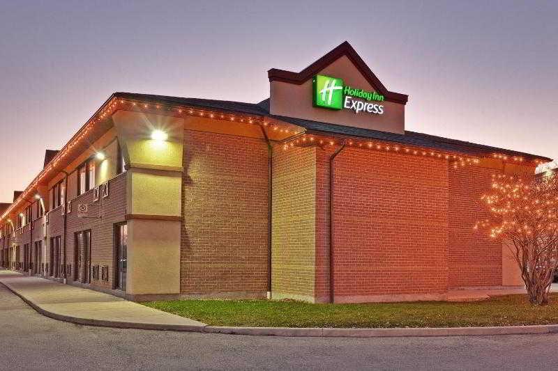 Quality Inn & Suites 5585 Ambler Drive Mississauga Ontario Exterior foto