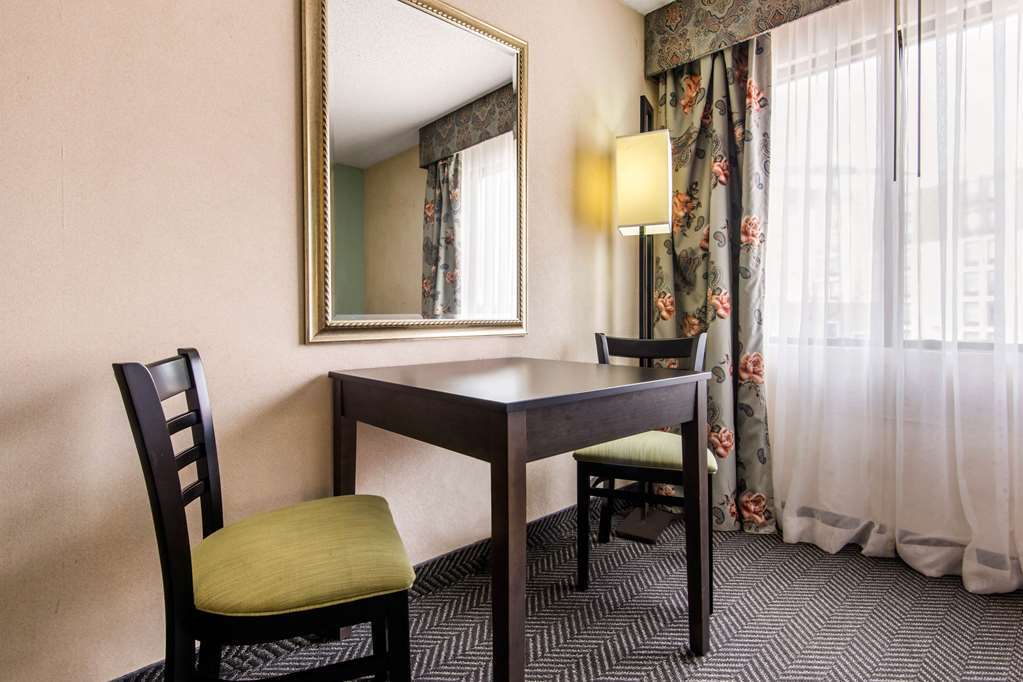 Quality Inn & Suites 5585 Ambler Drive Mississauga Ontario Quarto foto
